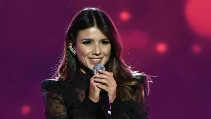 Paula Fernandes rebate Roberta Miranda e fala sobre nova carreira de atriz