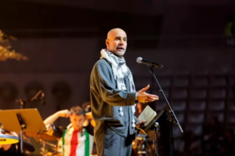 Pep Guardiola faz discurso emocionado em defesa das crianças palestinas em evento beneficente