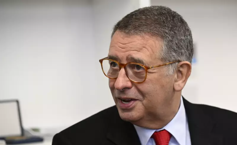 Pesquisa em Portugal aponta vitória folgada de socialista sobre ultradireitista no segundo turno