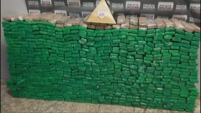 Polícia apreende 850 kg de maconha e prende suspeito em Sete Lagoas, MG