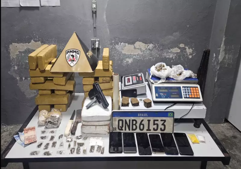 Polícia apreende drogas e simulacro de arma em BH; suspeitos planejavam venda no Carnaval