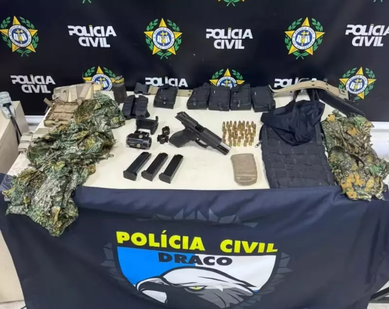 Polícia Civil apreende arsenal tático em área dominada por narcomilicianos na Zona Oeste do Rio