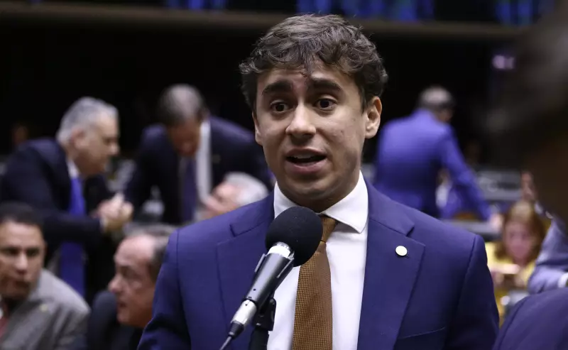Polícia Legislativa da Câmara escolta deputado Nikolas Ferreira em caminhada-protesto