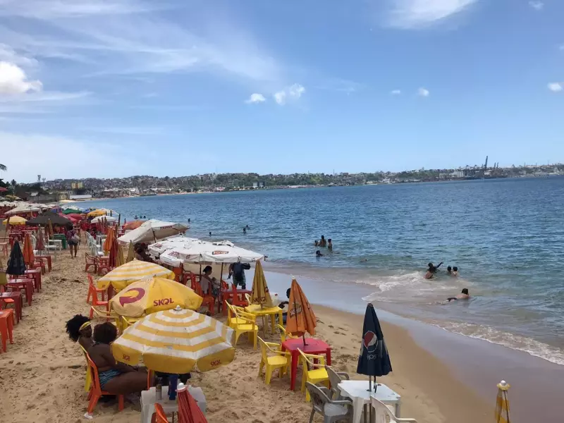 Praia do Cantagalo é a única própria para banho em Salvador, aponta Inema