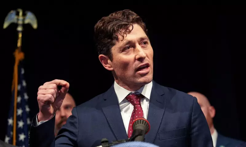 Prefeito de Minneapolis anuncia retirada de agentes do ICE após diálogo com Trump