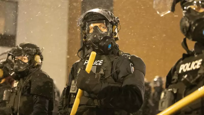 Prefeito de Minneapolis anuncia saída de agentes do ICE após conversa com Trump