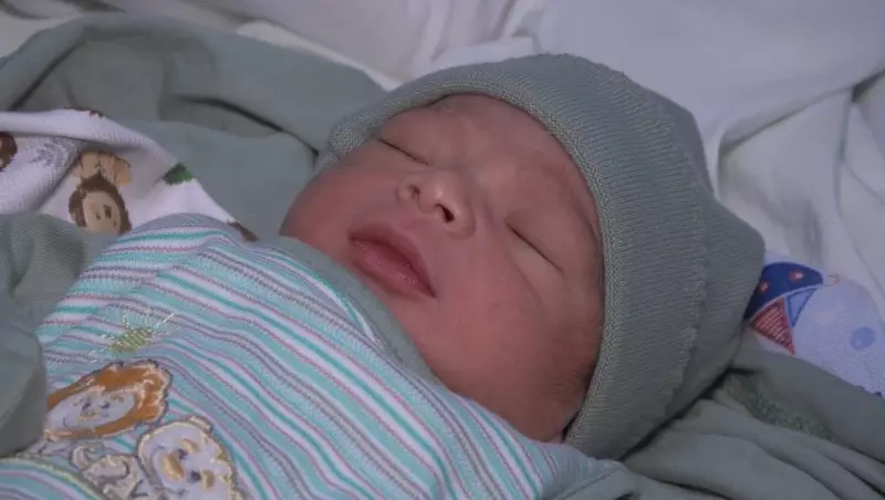 Primeiro bebê de 2026 nasce na Bahia: Talis Miguel, 3,080 kg, em parto normal