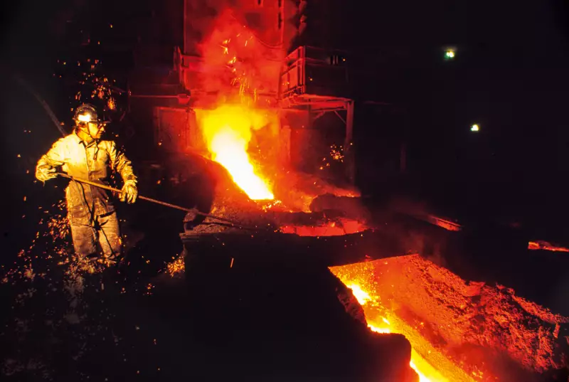 Produção industrial fica estável em novembro, confirma IBGE