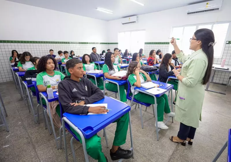 Professores não pagarão 27% de IR: desinformação viral é desmentida pela Receita Federal