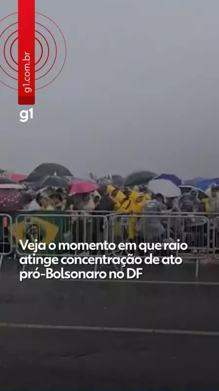 Raio atinge ato pró-Bolsonaro em Brasília: 8 feridos graves e manifestação com 18 mil