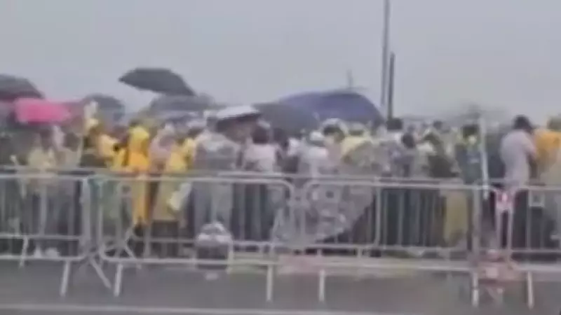 Raio atinge manifestantes pró-Bolsonaro em Brasília; dezenas feridos e oito em estado grave