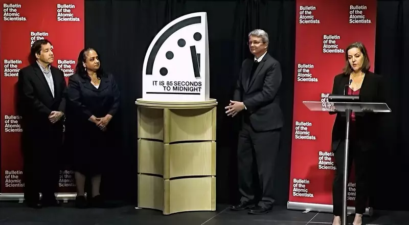 Relógio do Juízo Final atinge 85 segundos para meia-noite, alerta para risco de autoaniquilação