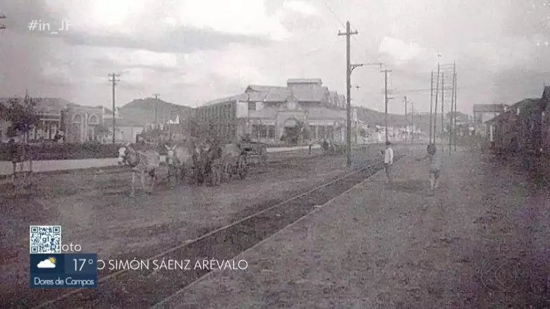 Rompimento de rede de água interdita Avenida Rio Branco em Juiz de Fora