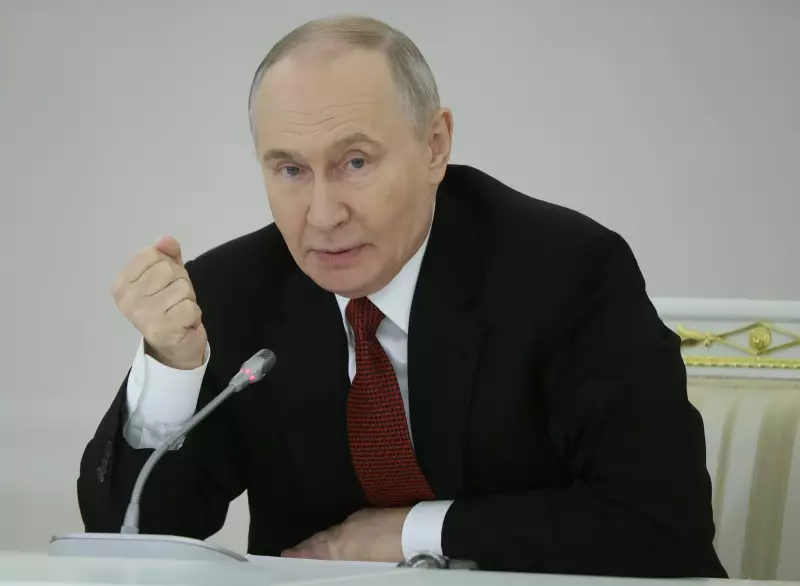 Rússia expulsa diplomata britânico por 'espionagem'; Reino Unido denuncia ato