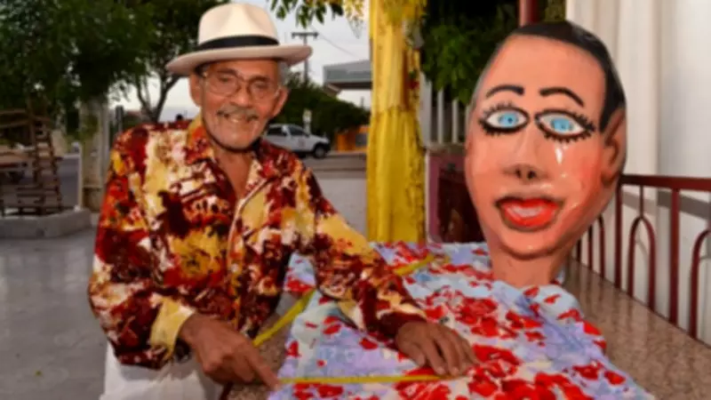 Salgueiro inicia prévias do Carnaval com cortejo e show de André Rio