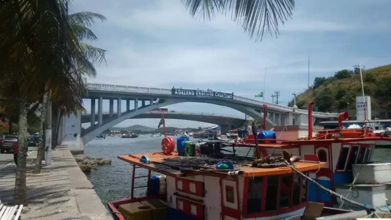 Saltos proibidos na Ponte Feliciano Sodré em Cabo Frio preocupam autoridades