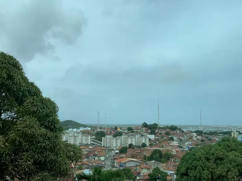 Sergipe em Alerta: Inmet prevê chuvas intensas e ventos fortes até quarta-feira