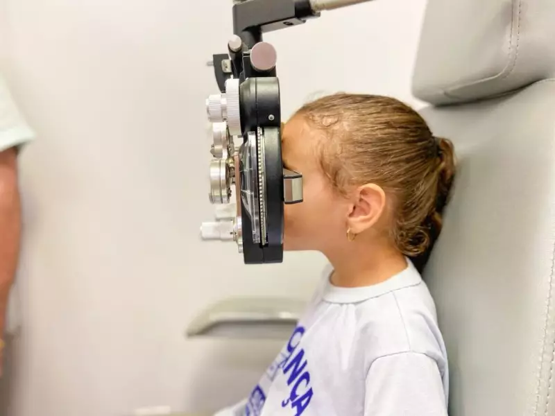 Sesapi entrega 157 óculos para crianças no Piauí através do programa Carretinha da Saúde