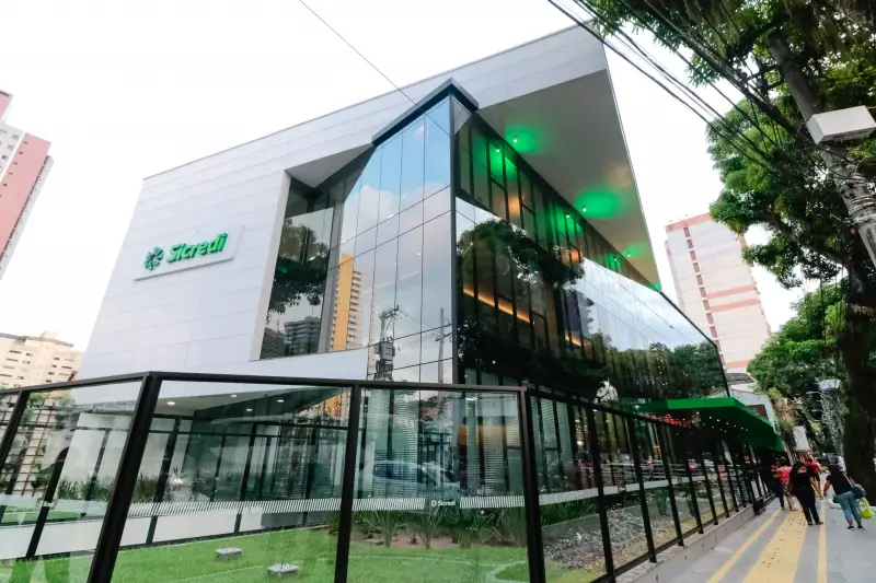 Sicredi conquista 1º lugar no Prêmio Reclame AQUI 2025 pela 3ª vez consecutiva