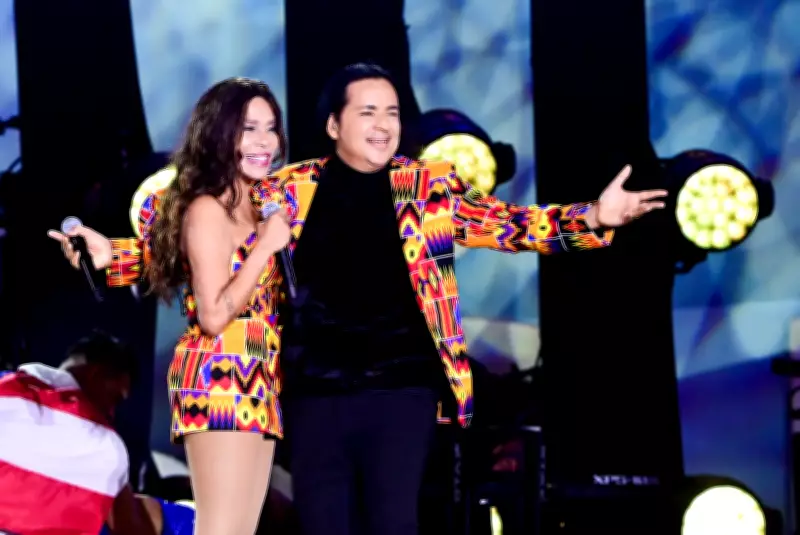 Silvânia e Berg gravam DVD no Pelourinho e reúnem multidão em Salvador