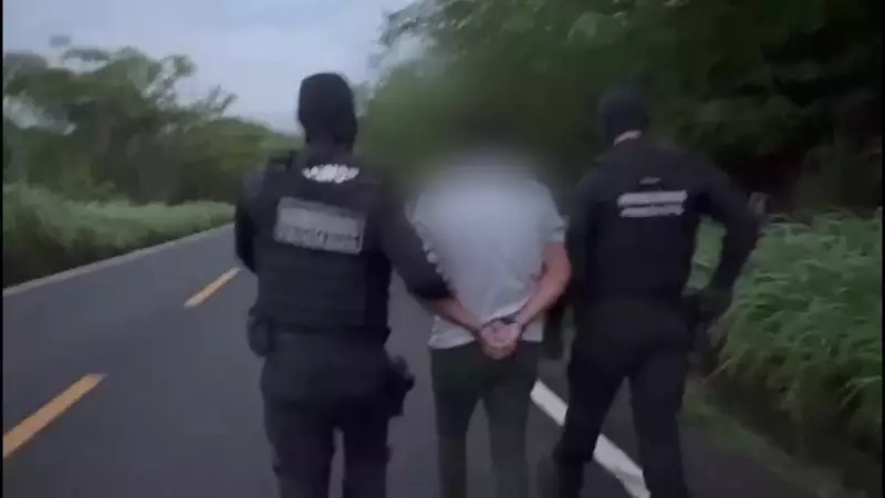 Síndico suspeito de matar corretora em GO acompanha trabalho policial no local do crime