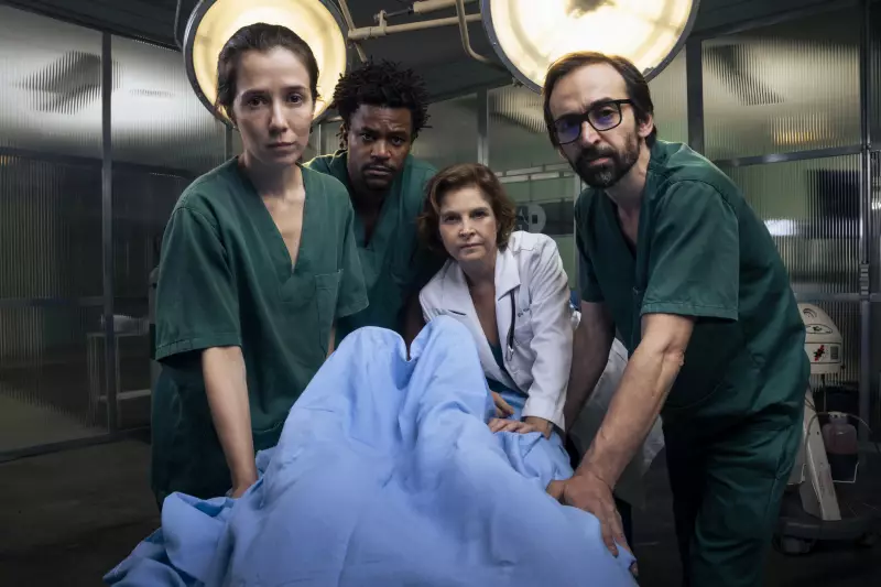 Série brasileira 'Sob Pressão' ganha adaptação americana com produtores de 'The Good Doctor'