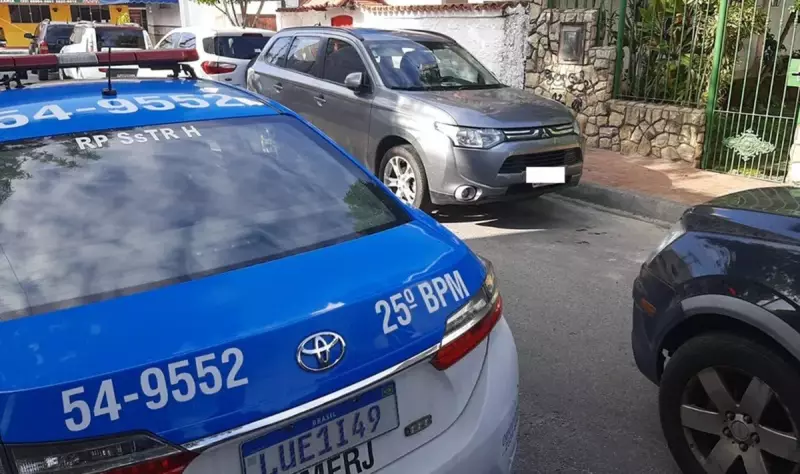 Suspeito foragido é preso ao tentar se esconder em barco em Arraial do Cabo