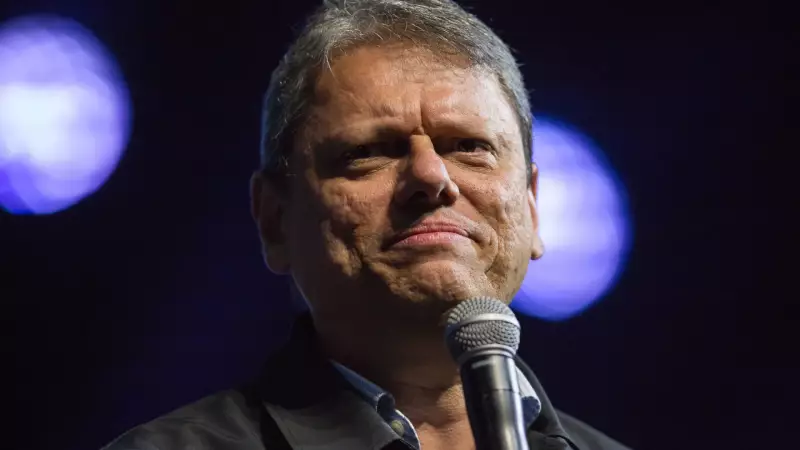 Tarcísio adia visita a Bolsonaro e reafirma não ser presidenciável, acirrando tensões na direita