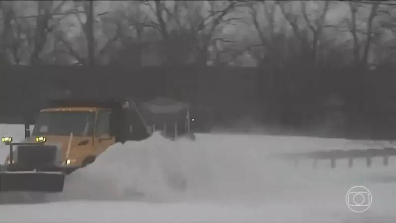 Tempestade histórica nos EUA paralisa voos e deixa milhões em alerta