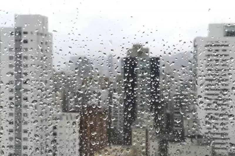 Tempo instável persiste em Santos com chuva e nuvens até sexta-feira