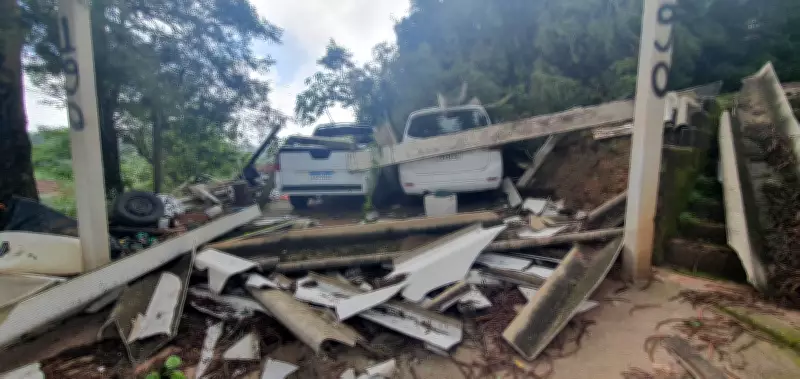 Temporal com ventos fortes e granizo causa estragos em São José dos Campos