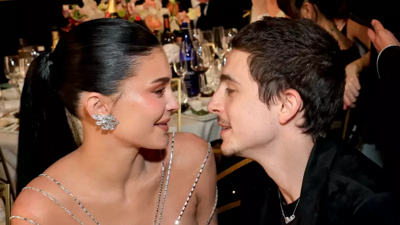 Timothée Chalamet vence Globo de Ouro e confirma romance com Kylie Jenner