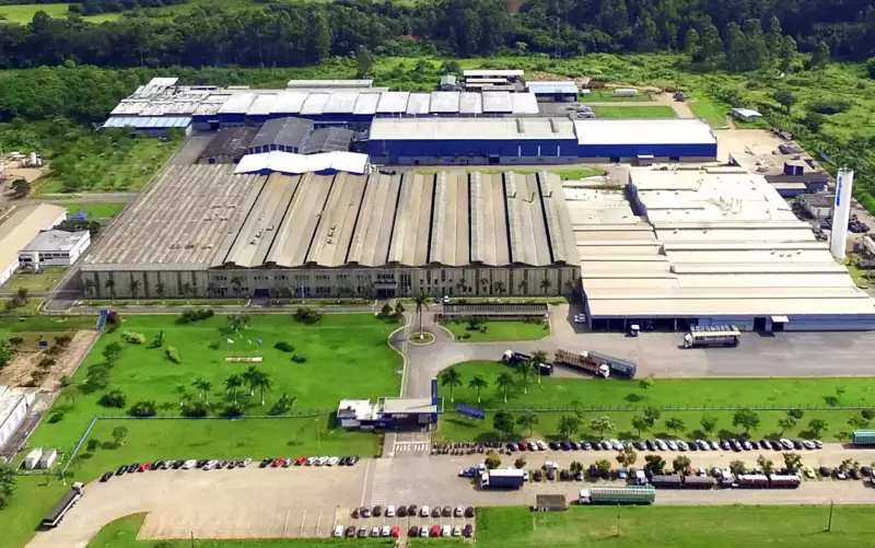 Trabalhador de 23 anos sofre acidente grave em metalúrgica de Três Corações (MG)