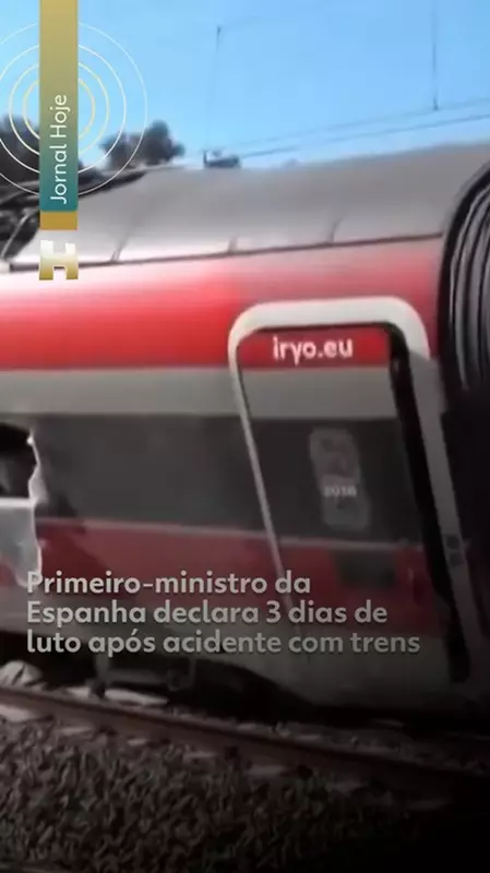 Trem descarrila após muro cair sobre trilhos perto de Barcelona; 15 feridos