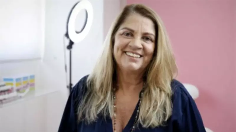 Tássia Camargo completa 65 anos em Portugal e revela tranquilidade que não tem no Brasil