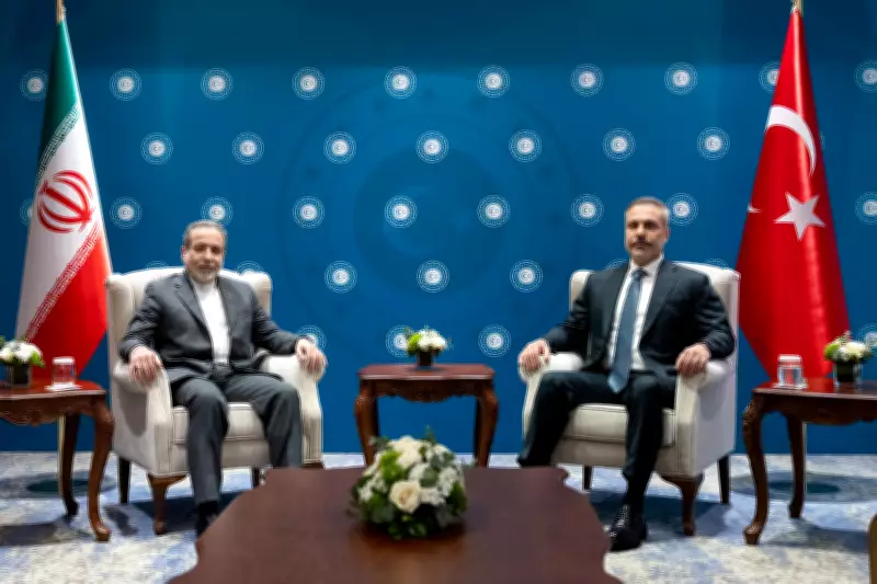 Turquia recebe chanceler iraniano em Istambul para mediar crise com EUA e evitar ataque