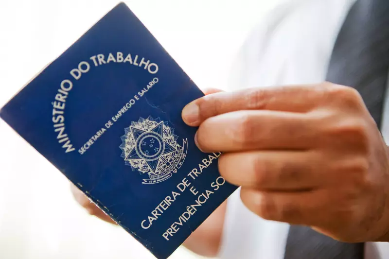 Vale a pena sair da CLT? Especialista calcula ganho necessário para ser autônomo