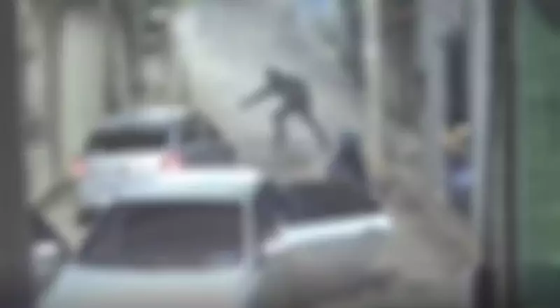 Vídeo de segurança flagra ataque a tiros com um morto e dois feridos na Serra, ES