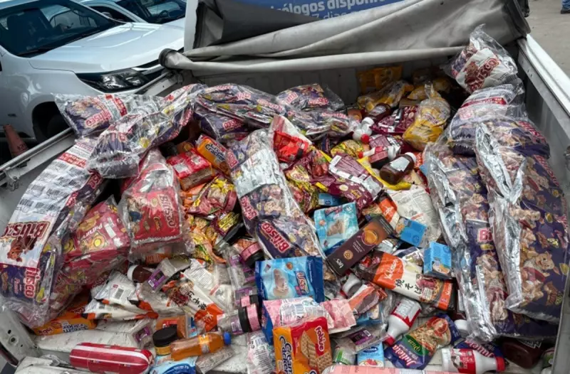 Vigilância Sanitária apreende 250 kg de alimentos vencidos em feira livre de Maceió