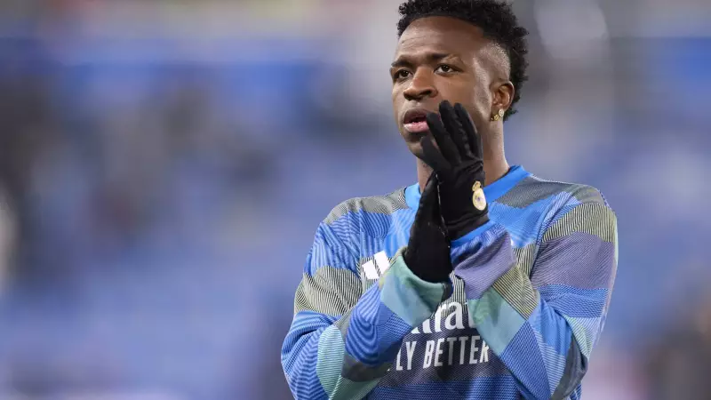 Vini Jr é vaiado no Bernabéu; Mbappé dá apoio e marca gol em vitória do Real