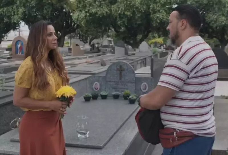 Viviane Araújo comenta estreia em 'Três Graças' e cena com Belo
