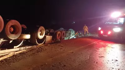 Acidente na BR-364 em Jaru: Caminhão tomba e mata adolescente e criança