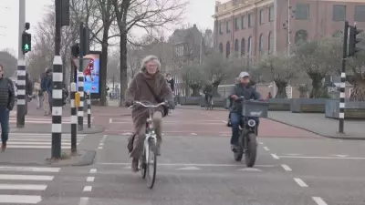 Amsterdã planeja proibir bicicletas elétricas no centro após aumento de acidentes