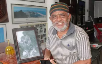 Biribinha, ex-jogador de Santos e Vasco, morre aos 71 anos na Bahia