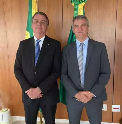 Bolsonaro e irmão acertam quadra da Mega da Virada com números 13 e 22