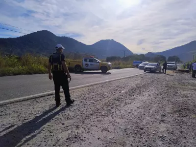 Dois acidentes graves na RJ-106 em Saquarema deixam feridos e interdições