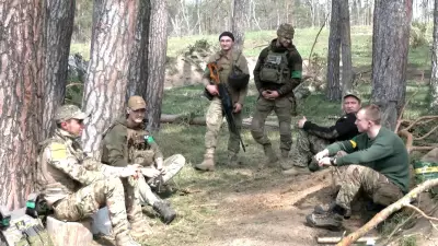 Encontro trilateral entre Rússia, Ucrânia e EUA busca diálogo para fim da guerra no Leste Europeu