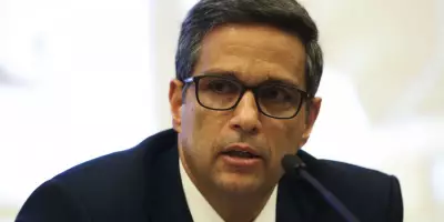 Fake News do Banco Master: Ensaio para Eleição 2026, Diz Colunista