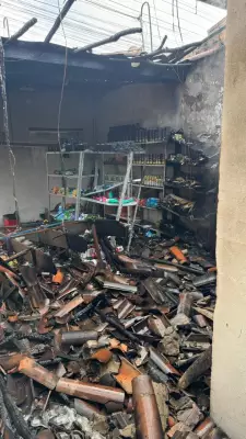 Incêndio destrói mercadinho e atinge casa em Arapiraca; não há feridos