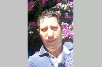 Motorista de 57 anos morre após carreta cair em ribanceira na RJ-186